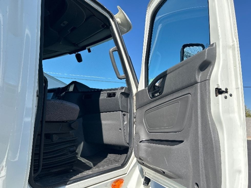 Sleeper Tractor-Heavy Duty Tractors-International-2020-LT625-Las Vegas-NV-613,500\n\t\tmiles-$ 39,250 - Image 9