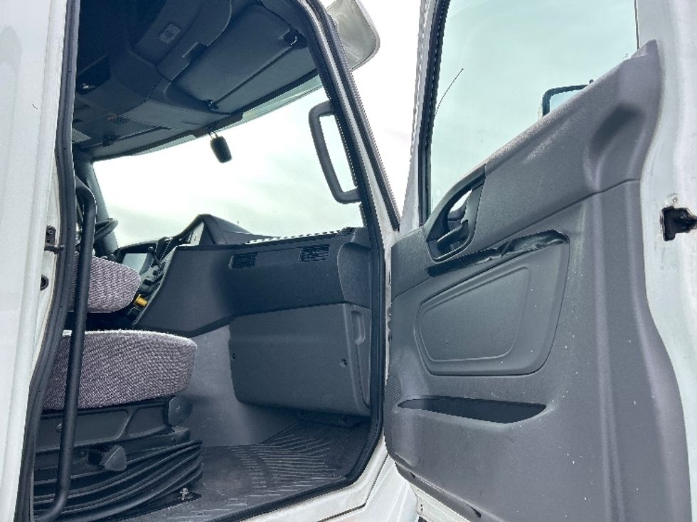 Sleeper Tractor-Heavy Duty Tractors-International-2020-LT625-Las Vegas-NV-653,000\n\t\tmiles-$ 32,000 - Image 13