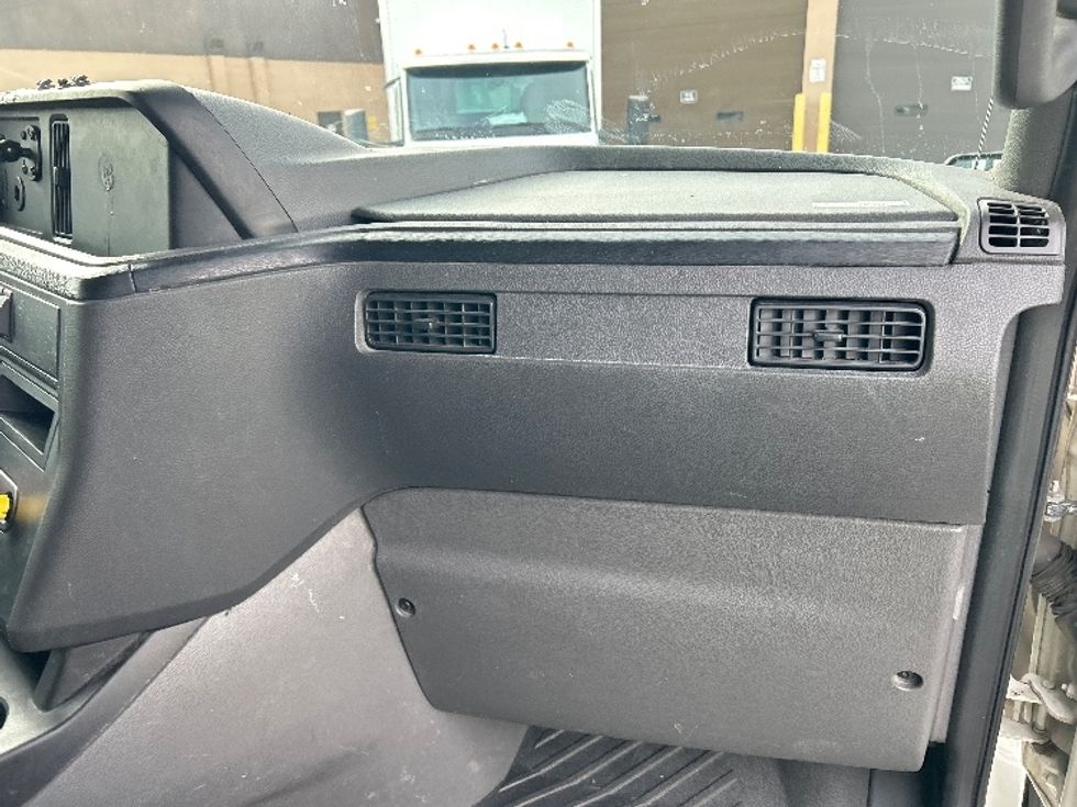 Sleeper Tractor-Heavy Duty Tractors-International-2020-LT625-Las Vegas-NV-653,000\n\t\tmiles-$ 32,000 - Image 14