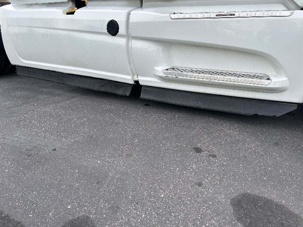 Sleeper Tractor-Heavy Duty Tractors-International-2020-LT625-Las Vegas-NV-653,000\n\t\tmiles-$ 32,000 - Image 24