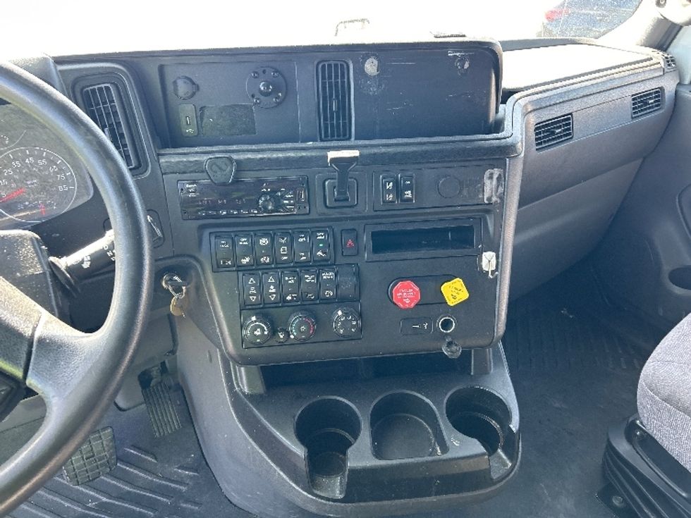 Sleeper Tractor-Heavy Duty Tractors-International-2020-LT625-Las Vegas-NV-683,311\n\t\tmiles-$ 30,750 - Image 12