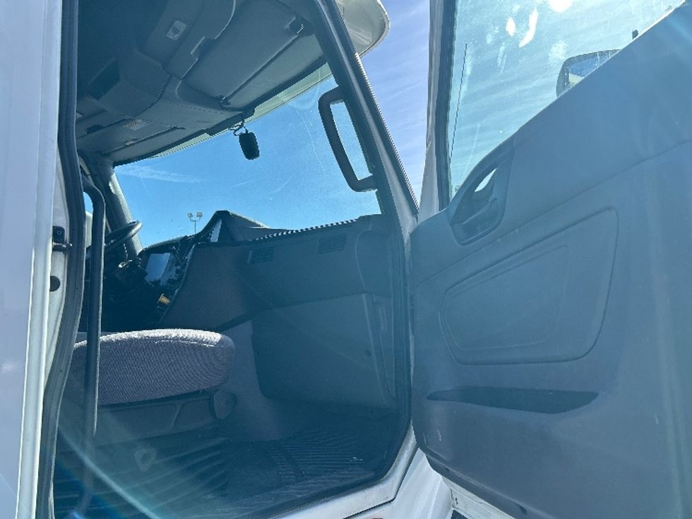 Sleeper Tractor-Heavy Duty Tractors-International-2020-LT625-Las Vegas-NV-683,311\n\t\tmiles-$ 30,750 - Image 13