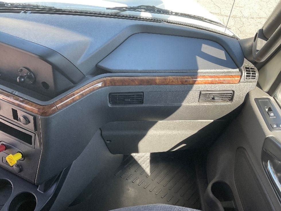 Sleeper Tractor-Heavy Duty Tractors-International-2020-LT625-Little Rock-AR-688,508\n\t\tmiles-$ 39,000 - Image 13