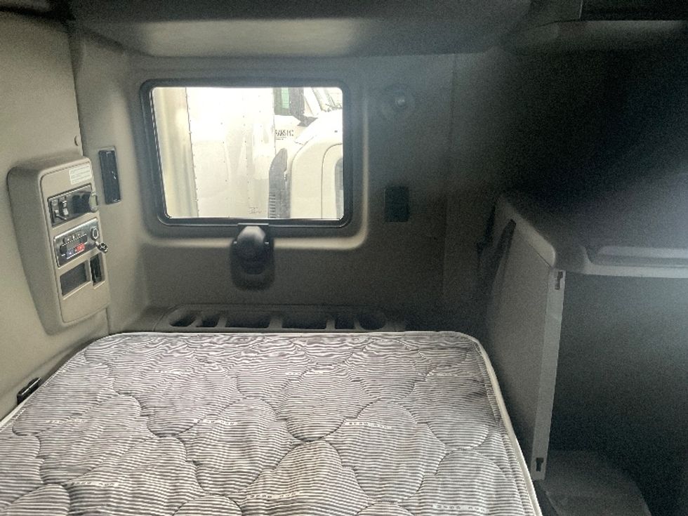 Sleeper Tractor-Heavy Duty Tractors-International-2020-LT625-Little Rock-AR-688,508\n\t\tmiles-$ 39,000 - Image 17