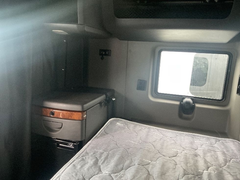 Sleeper Tractor-Heavy Duty Tractors-International-2020-LT625-Little Rock-AR-688,508\n\t\tmiles-$ 39,000 - Image 18