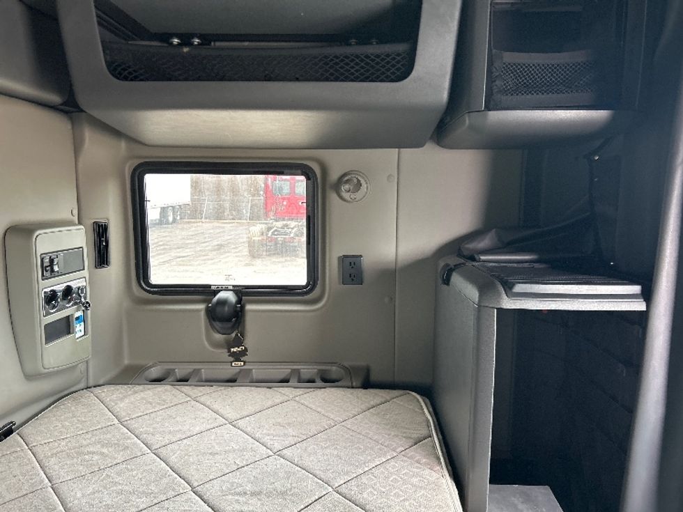 Sleeper Tractor-Heavy Duty Tractors-International-2020-LT625-Liverpool-NY-167,791\n\t\tmiles-$ 58,000 - Image 18