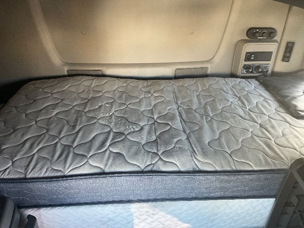 Sleeper Tractor-Heavy Duty Tractors-International-2020-LT625-Longview-TX-376,173\n\t\tmiles-$ 41,500 - Image 14