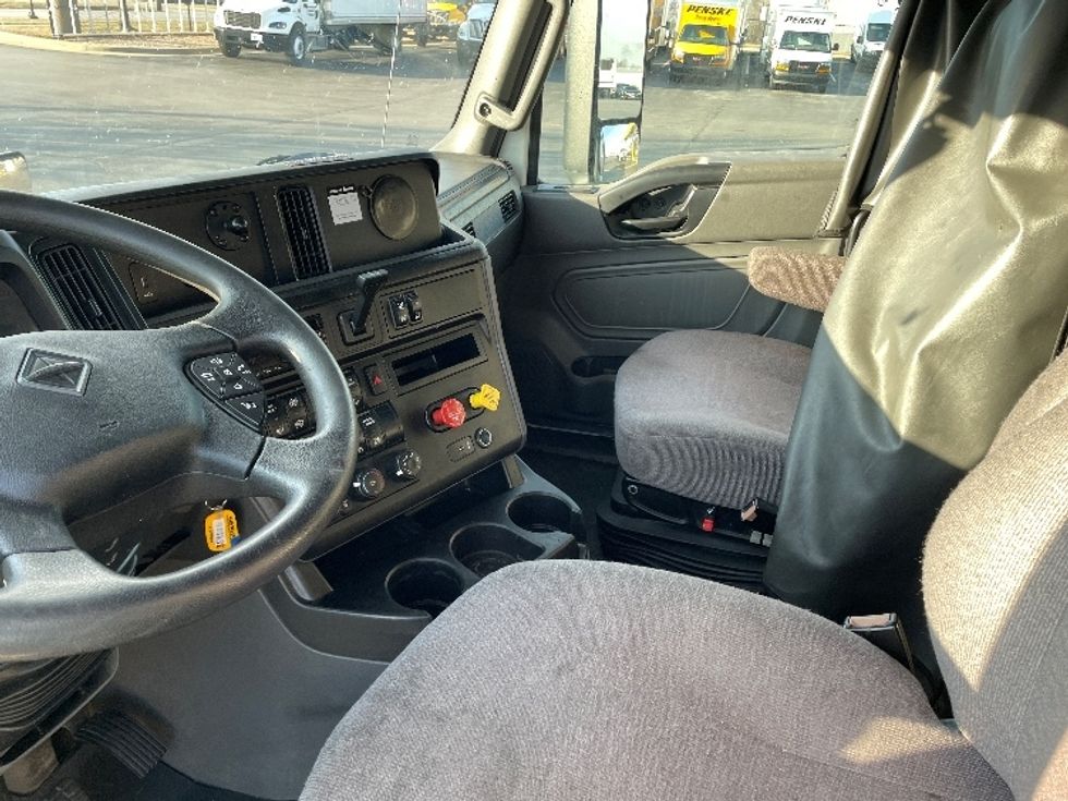 Sleeper Tractor-Heavy Duty Tractors-International-2020-LT625-Louisville-KY-556,443\n\t\tmiles-$ 45,250 - Image 10