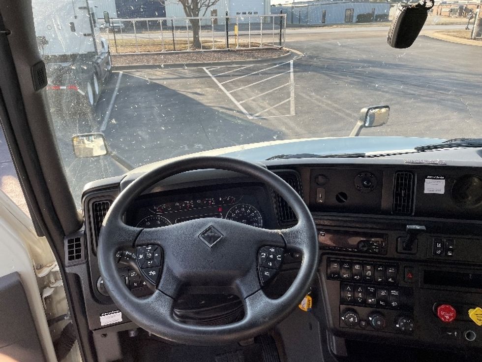 Sleeper Tractor-Heavy Duty Tractors-International-2020-LT625-Louisville-KY-556,443\n\t\tmiles-$ 45,250 - Image 11