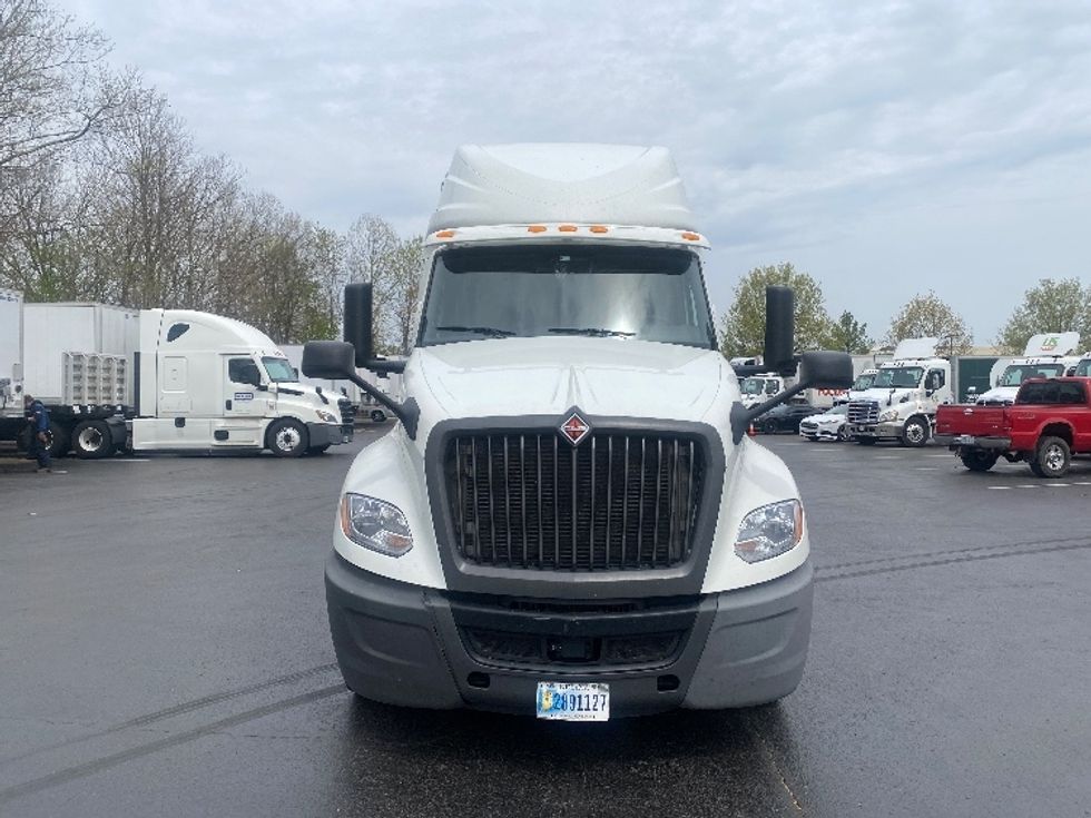 Sleeper Tractor-Heavy Duty Tractors-International-2020-LT625-Louisville-KY-556,443\n\t\tmiles-$ 45,250 - Image 2