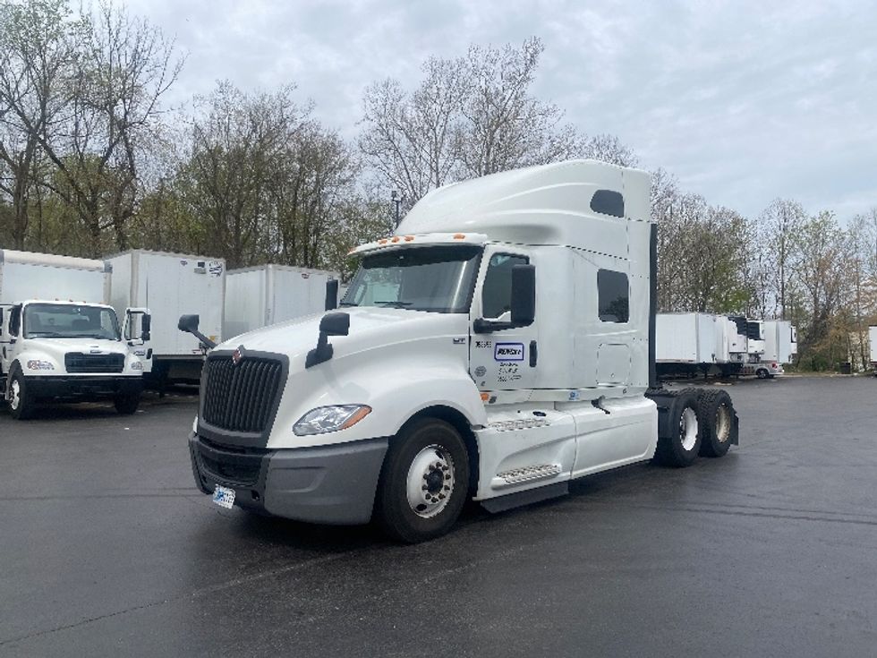 Sleeper Tractor-Heavy Duty Tractors-International-2020-LT625-Louisville-KY-556,443\n\t\tmiles-$ 45,250 - Image 3