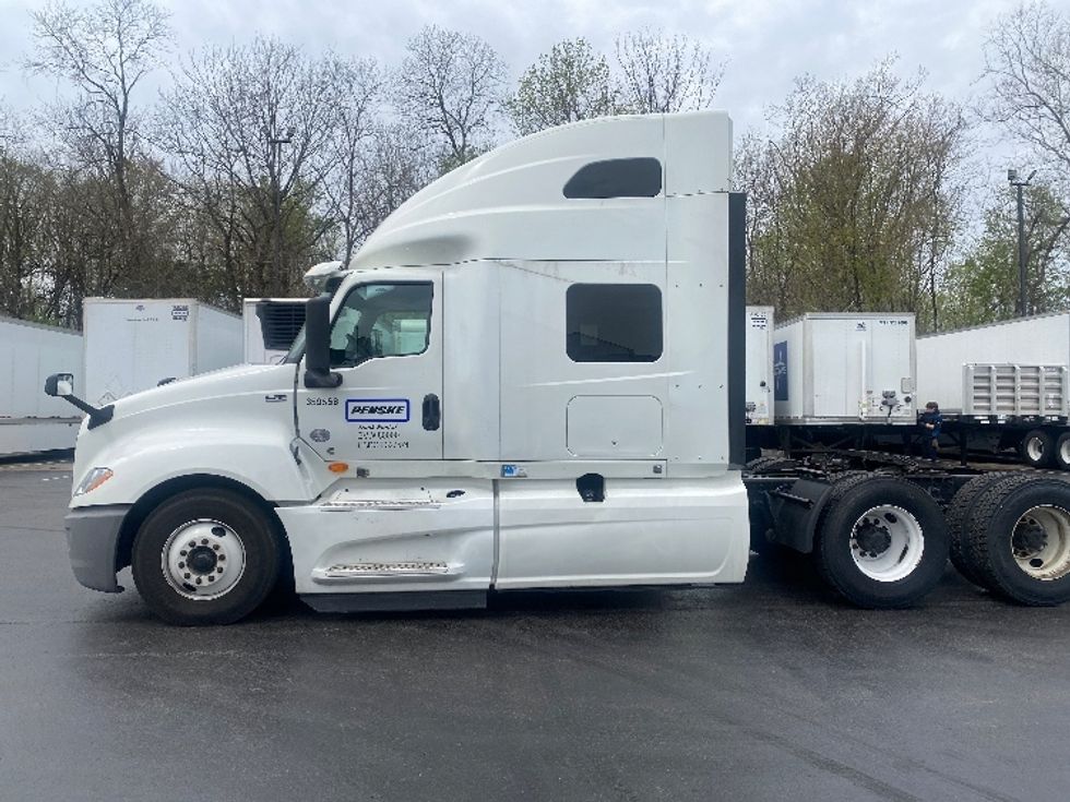 Sleeper Tractor-Heavy Duty Tractors-International-2020-LT625-Louisville-KY-556,443\n\t\tmiles-$ 45,250 - Image 4