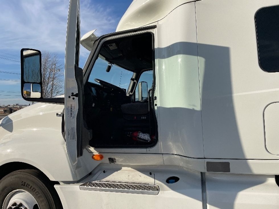 Sleeper Tractor-Heavy Duty Tractors-International-2020-LT625-Louisville-KY-556,443\n\t\tmiles-$ 45,250 - Image 9