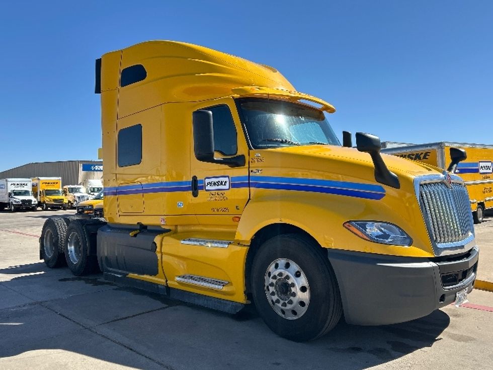 Sleeper Tractor-Heavy Duty Tractors-International-2020-LT625-Lubbock-TX-637,045\n\t\tmiles-$ 44,250 - Image 1