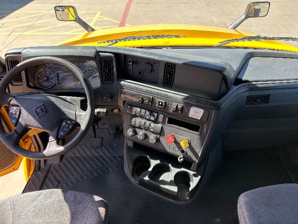Sleeper Tractor-Heavy Duty Tractors-International-2020-LT625-Lubbock-TX-637,045\n\t\tmiles-$ 44,250 - Image 12