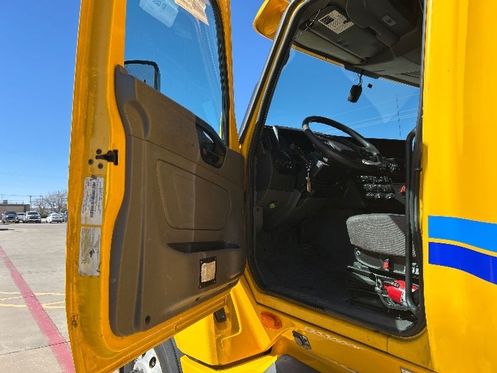 Sleeper Tractor-Heavy Duty Tractors-International-2020-LT625-Lubbock-TX-637,045\n\t\tmiles-$ 44,250 - Image 9