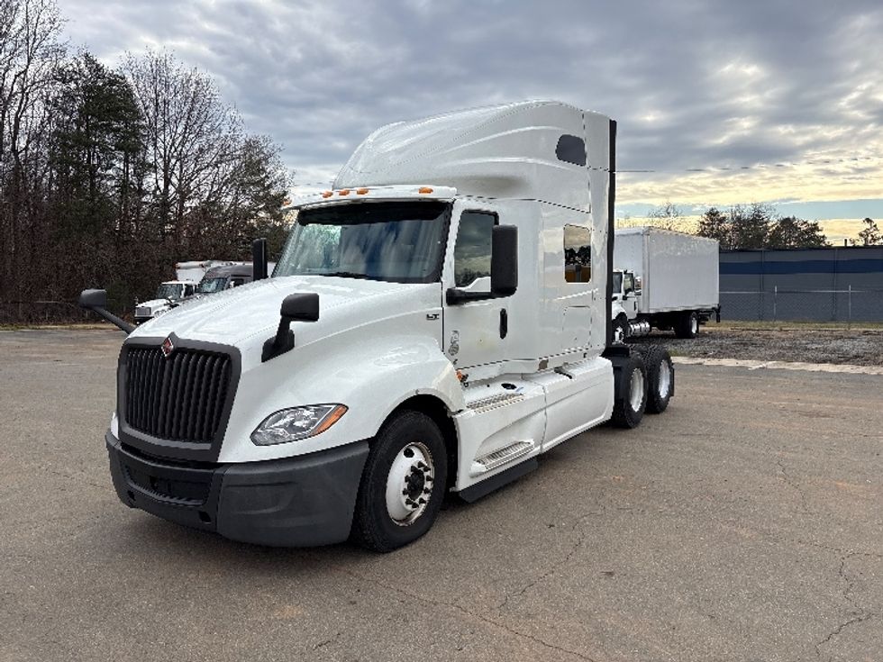 Sleeper Tractor-Heavy Duty Tractors-International-2020-LT625-Mebane-NC-420,314\n\t\tmiles-$ 45,750 - Image 3