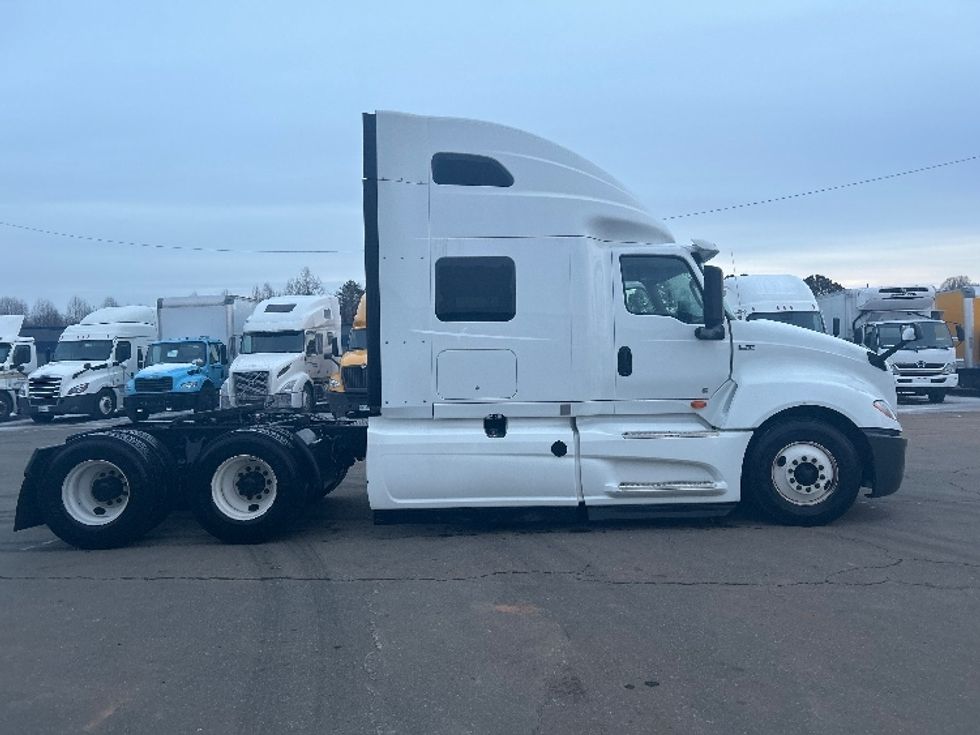 Sleeper Tractor-Heavy Duty Tractors-International-2020-LT625-Mebane-NC-420,314\n\t\tmiles-$ 45,750 - Image 8
