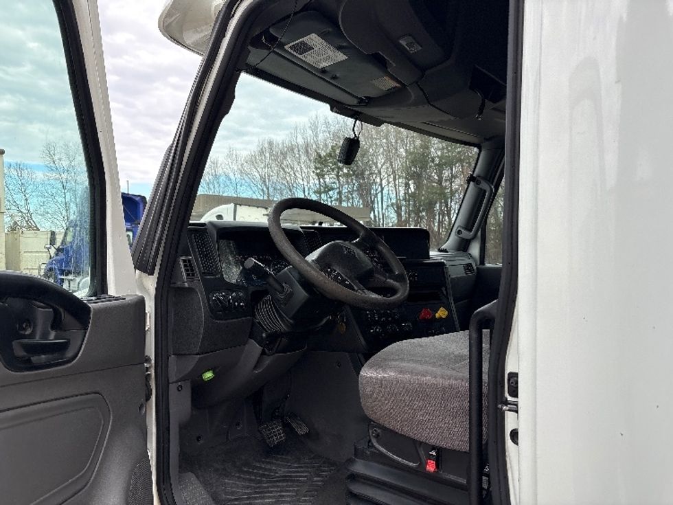 Sleeper Tractor-Heavy Duty Tractors-International-2020-LT625-Mebane-NC-420,314\n\t\tmiles-$ 45,750 - Image 9