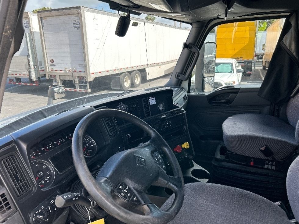 Sleeper Tractor-Heavy Duty Tractors-International-2020-LT625-Medley-FL-569,813\n\t\tmiles-$ 39,250 - Image 10