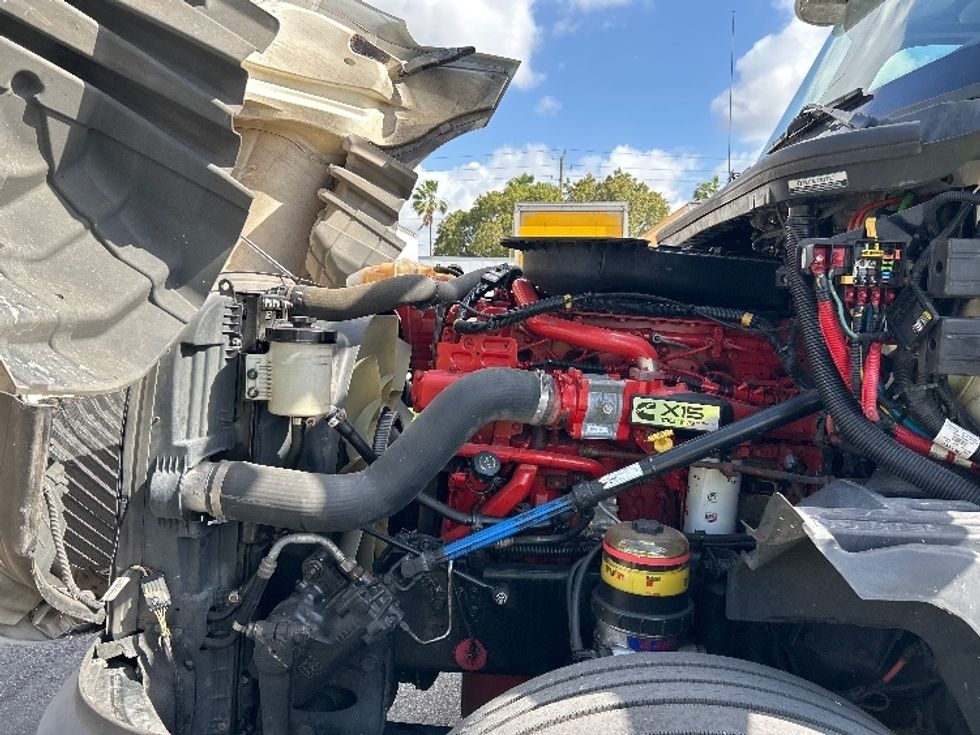 Sleeper Tractor-Heavy Duty Tractors-International-2020-LT625-Medley-FL-569,813\n\t\tmiles-$ 39,250 - Image 21