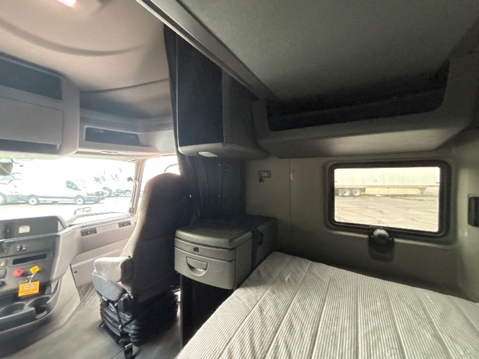 Sleeper Tractor-Heavy Duty Tractors-International-2020-LT625-Middlefield-OH-342,261\n\t\tmiles-$ 58,750 - Image 19