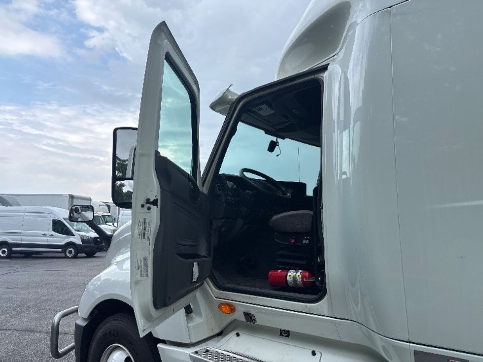 Sleeper Tractor-Heavy Duty Tractors-International-2020-LT625-Middlefield-OH-342,261\n\t\tmiles-$ 58,750 - Image 9