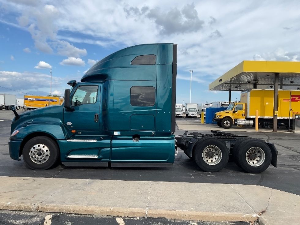 Sleeper Tractor-Heavy Duty Tractors-International-2020-LT625-Milwaukee-WI-497,424\n\t\tmiles-$ 29,000 - Image 4