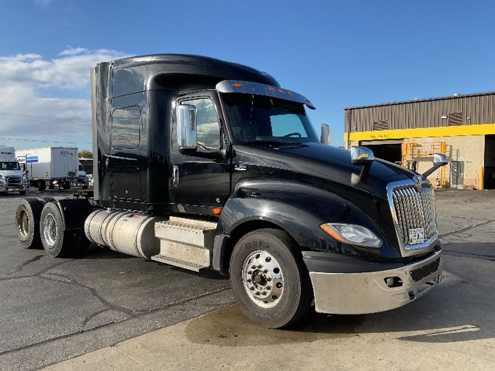 Sleeper Tractor-Heavy Duty Tractors-International-2020-LT625-Milwaukee-WI-627,975\n\t\tmiles-$ 32,750 - Image 1