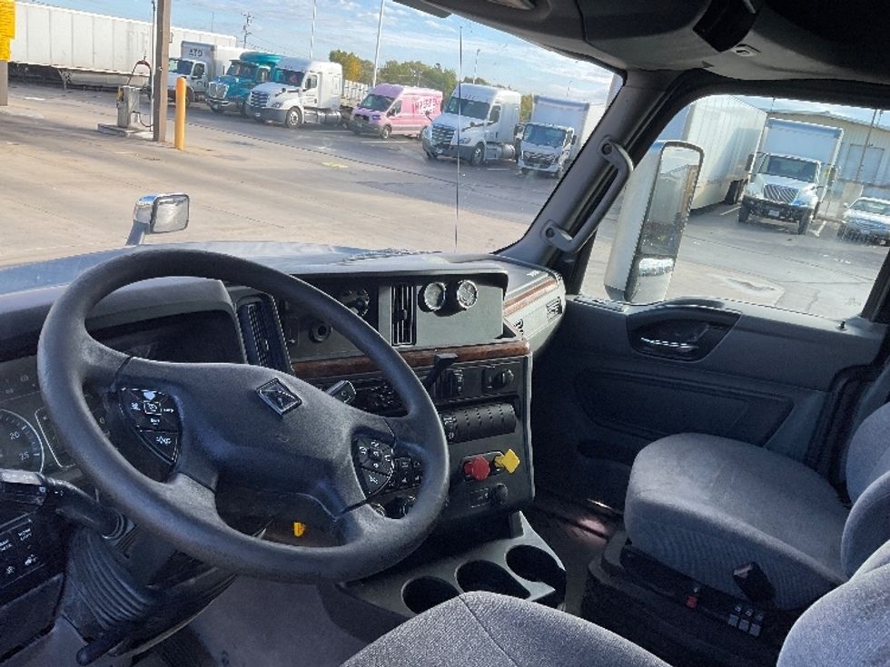 Sleeper Tractor-Heavy Duty Tractors-International-2020-LT625-Milwaukee-WI-627,975\n\t\tmiles-$ 32,750 - Image 10