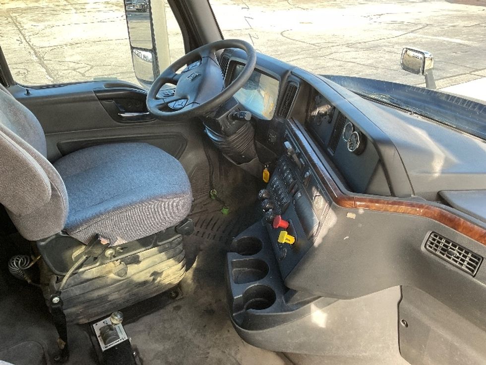 Sleeper Tractor-Heavy Duty Tractors-International-2020-LT625-Milwaukee-WI-627,975\n\t\tmiles-$ 32,750 - Image 15