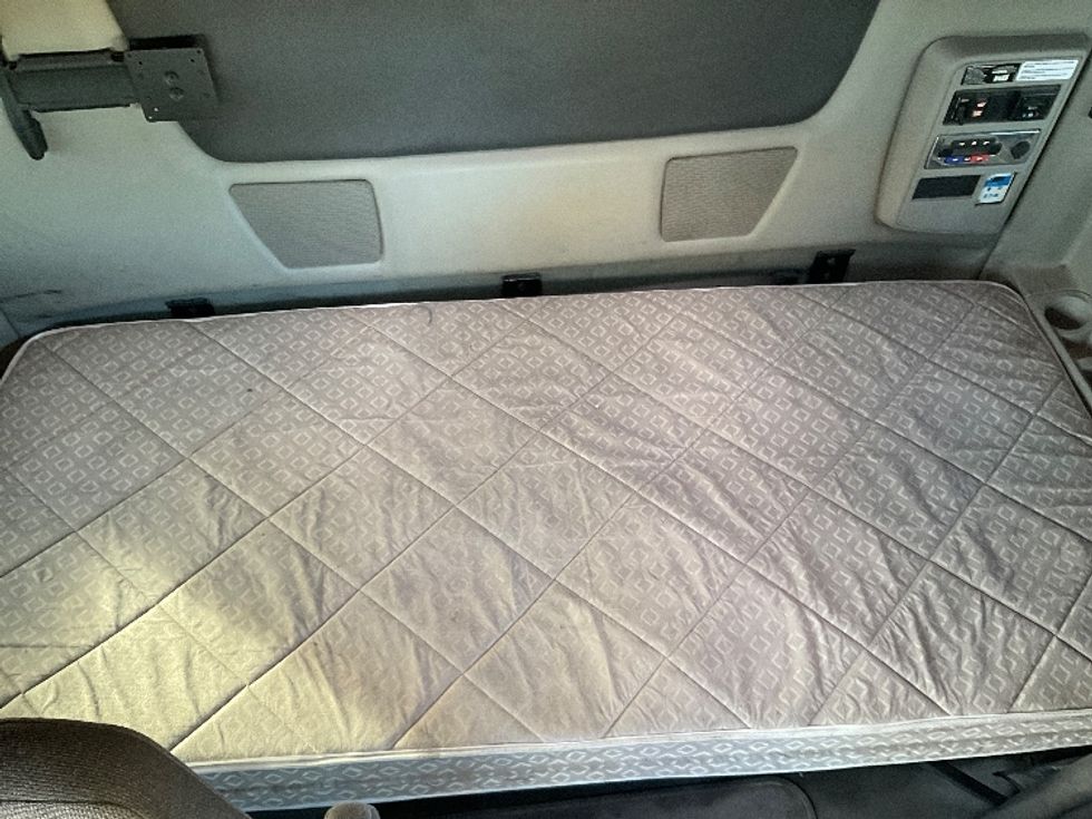 Sleeper Tractor-Heavy Duty Tractors-International-2020-LT625-Milwaukee-WI-627,975\n\t\tmiles-$ 32,750 - Image 17