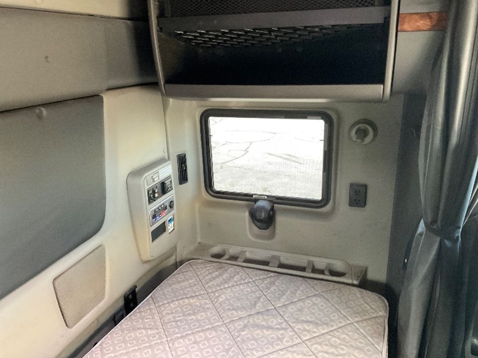 Sleeper Tractor-Heavy Duty Tractors-International-2020-LT625-Milwaukee-WI-627,975\n\t\tmiles-$ 32,750 - Image 18