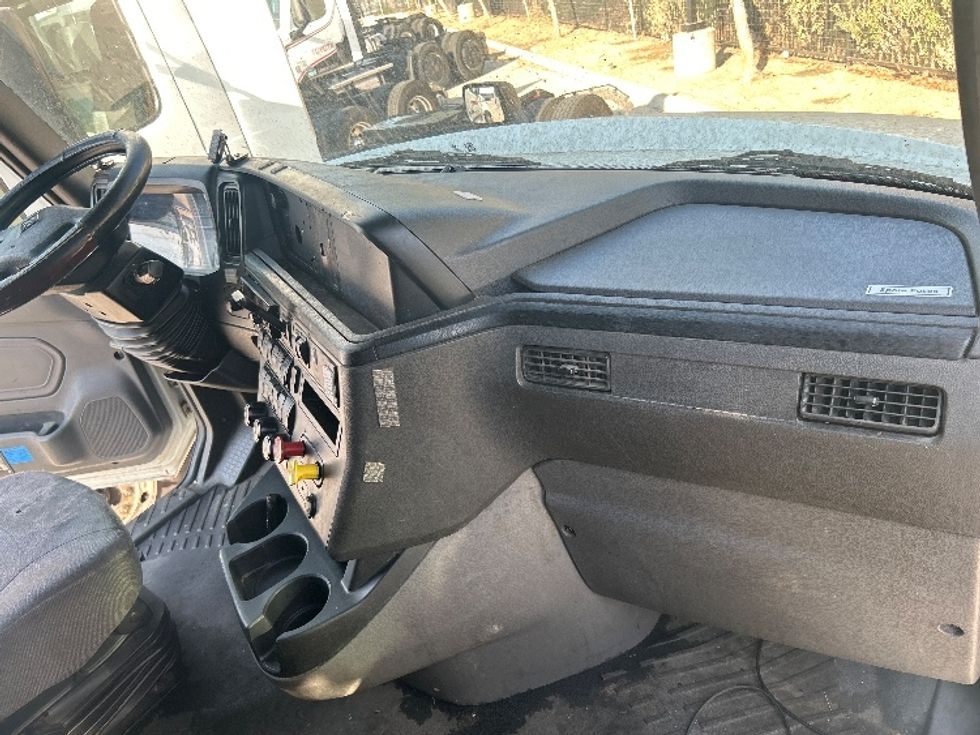 Sleeper Tractor-Heavy Duty Tractors-International-2020-LT625-Mira Loma-CA-533,062\n\t\tmiles-$ 15,000 - Image 15