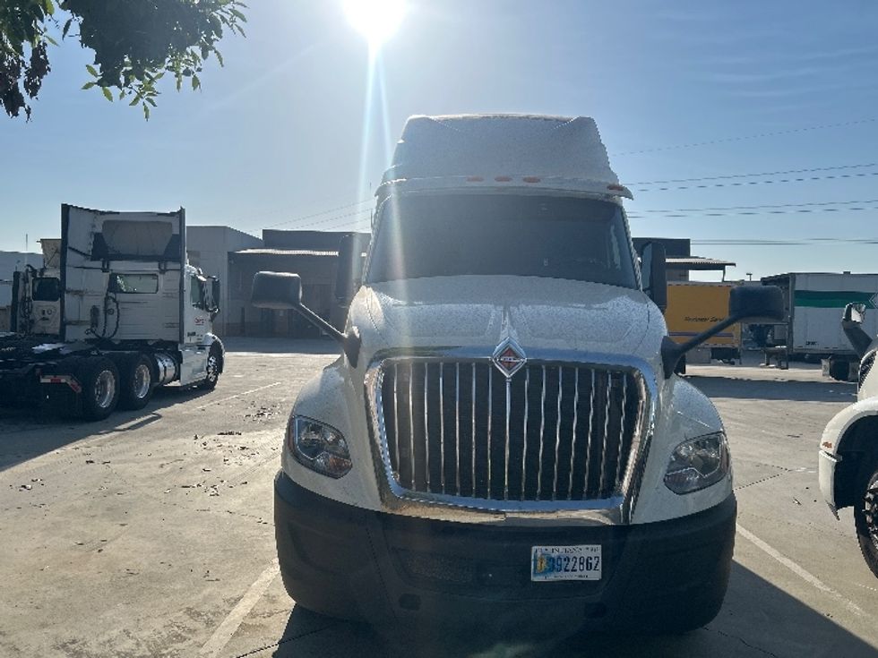 Sleeper Tractor-Heavy Duty Tractors-International-2020-LT625-Mira Loma-CA-533,062\n\t\tmiles-$ 15,000 - Image 2