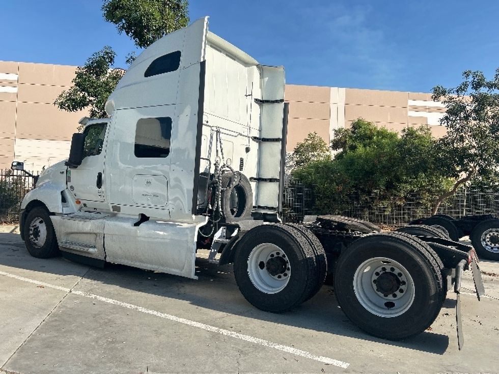 Sleeper Tractor-Heavy Duty Tractors-International-2020-LT625-Mira Loma-CA-533,062\n\t\tmiles-$ 15,000 - Image 3
