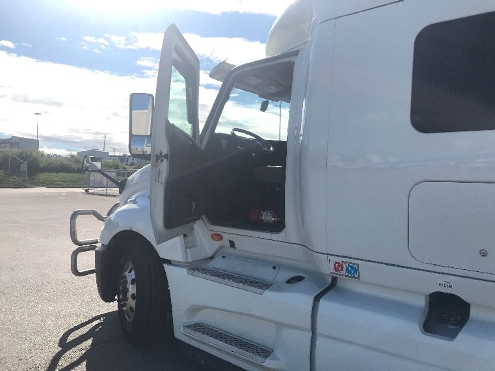 Sleeper Tractor-Heavy Duty Tractors-International-2020-LT625-Mississauga-ON-544,236\n\t\tkm-$ 70,000 - Image 9