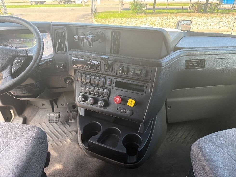 Sleeper Tractor-Heavy Duty Tractors-International-2020-LT625-Mississauga-ON-594,234\n\t\tkm-$ 74,250 - Image 12