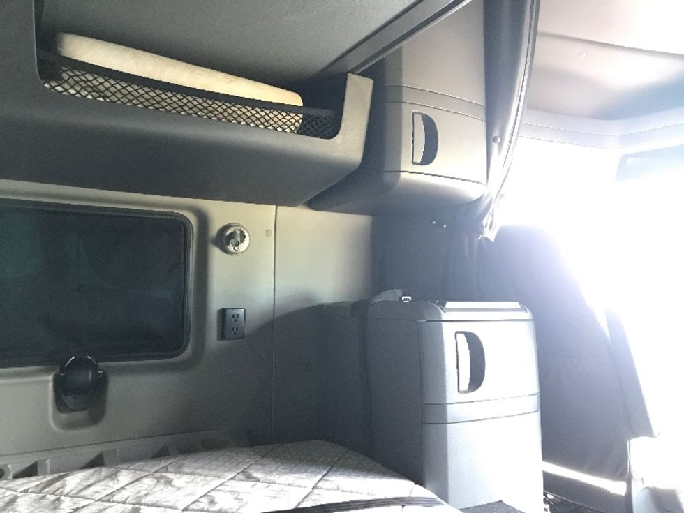 Sleeper Tractor-Heavy Duty Tractors-International-2020-LT625-Moncton-NB-513,529\n\t\tkm-$ 43,750 - Image 17