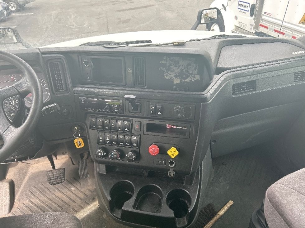 Sleeper Tractor-Heavy Duty Tractors-International-2020-LT625-Montgomery-NY-430,813\n\t\tmiles-$ 44,250 - Image 11