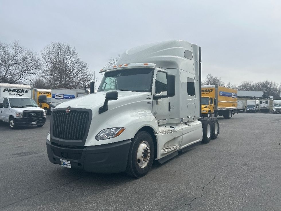 Sleeper Tractor-Heavy Duty Tractors-International-2020-LT625-Montgomery-NY-430,813\n\t\tmiles-$ 44,250 - Image 2