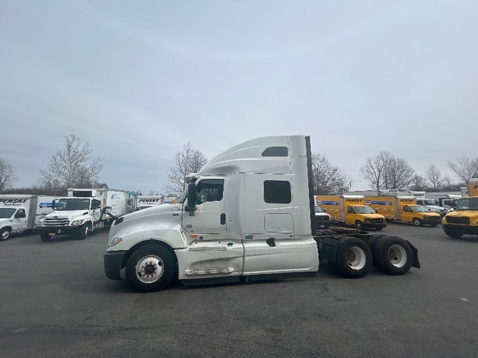 Sleeper Tractor-Heavy Duty Tractors-International-2020-LT625-Montgomery-NY-430,813\n\t\tmiles-$ 44,250 - Image 3