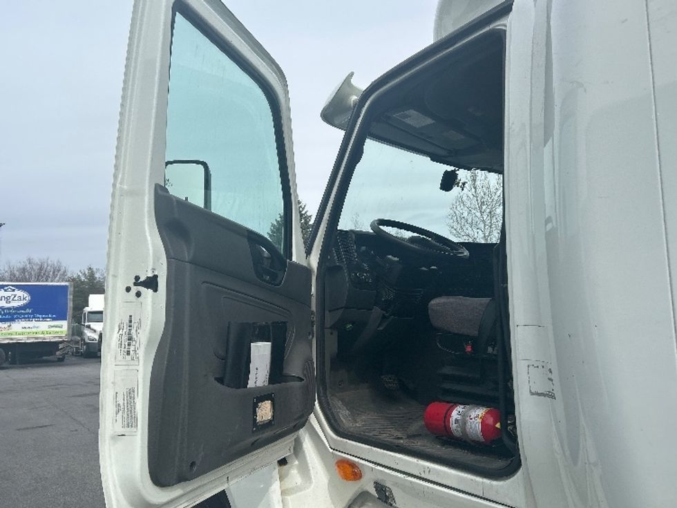 Sleeper Tractor-Heavy Duty Tractors-International-2020-LT625-Montgomery-NY-430,813\n\t\tmiles-$ 44,250 - Image 8