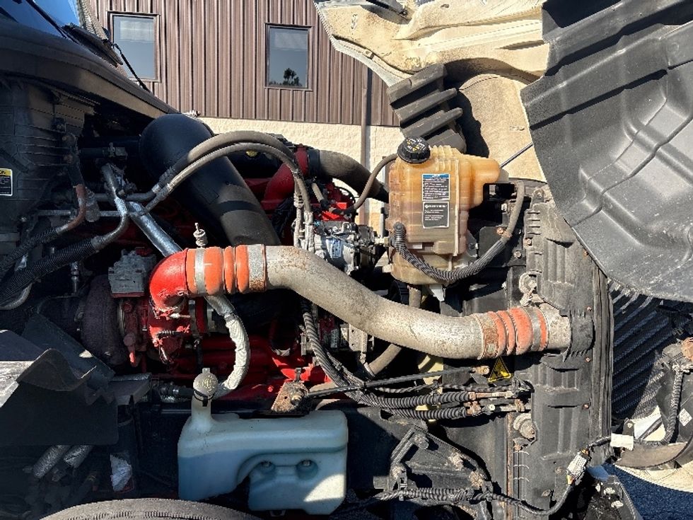 Sleeper Tractor-Heavy Duty Tractors-International-2020-LT625-Montgomery-NY-480,001\n\t\tmiles-$ 52,000 - Image 19