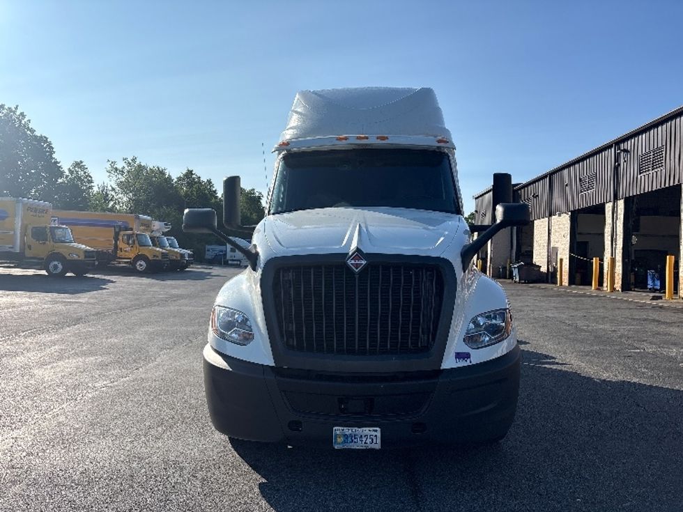 Sleeper Tractor-Heavy Duty Tractors-International-2020-LT625-Montgomery-NY-480,001\n\t\tmiles-$ 52,000 - Image 2