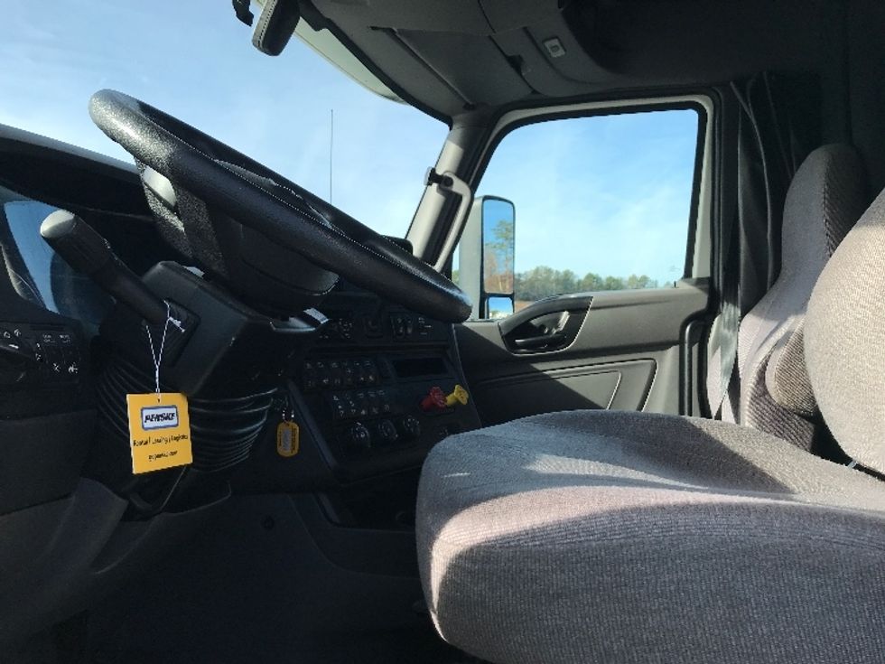 Sleeper Tractor-Heavy Duty Tractors-International-2020-LT625-Mount Hope-OH-471,243\n\t\tmiles-$ 46,500 - Image 10