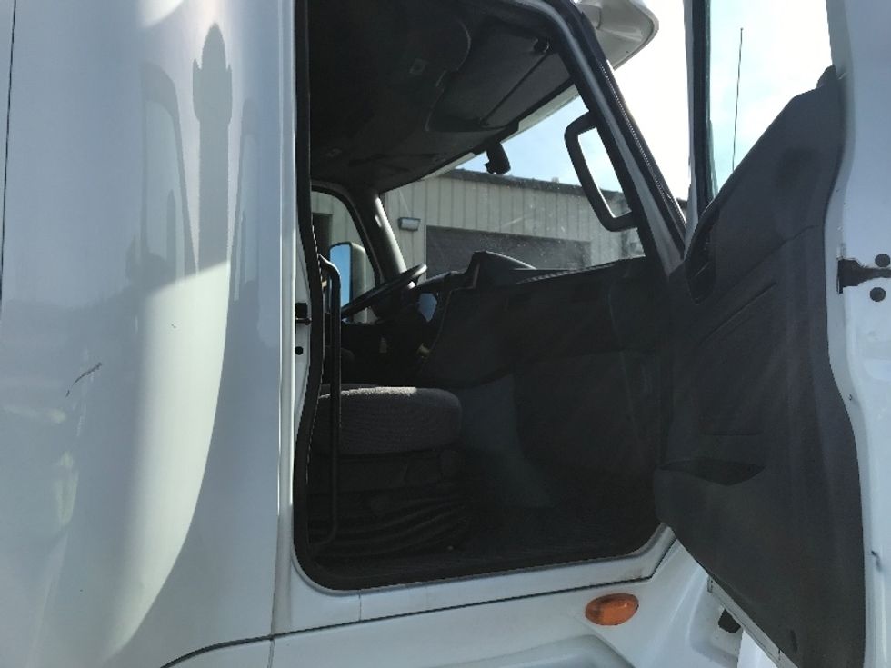 Sleeper Tractor-Heavy Duty Tractors-International-2020-LT625-Mount Hope-OH-471,243\n\t\tmiles-$ 46,500 - Image 13