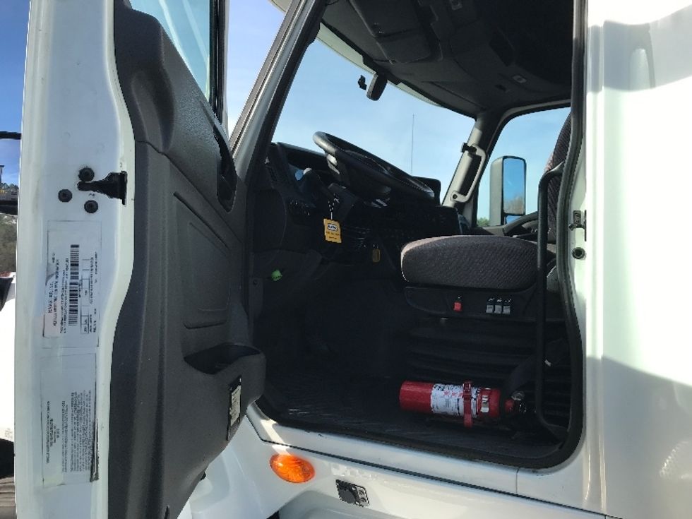 Sleeper Tractor-Heavy Duty Tractors-International-2020-LT625-Mount Hope-OH-471,243\n\t\tmiles-$ 46,500 - Image 9