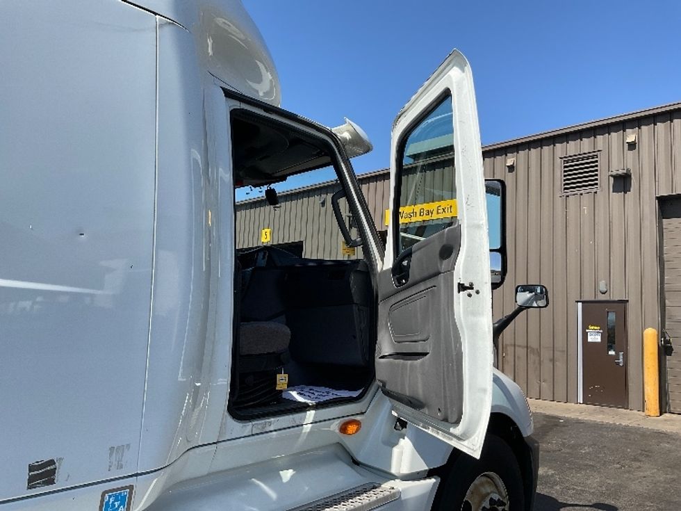 Sleeper Tractor-Heavy Duty Tractors-International-2020-LT625-Mount Pleasant-PA-456,173\n\t\tmiles-$ 52,250 - Image 13