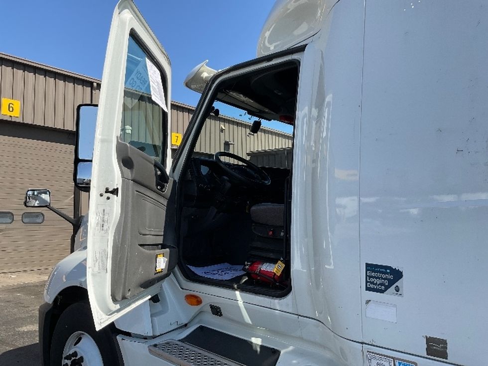Sleeper Tractor-Heavy Duty Tractors-International-2020-LT625-Mount Pleasant-PA-456,173\n\t\tmiles-$ 52,250 - Image 9